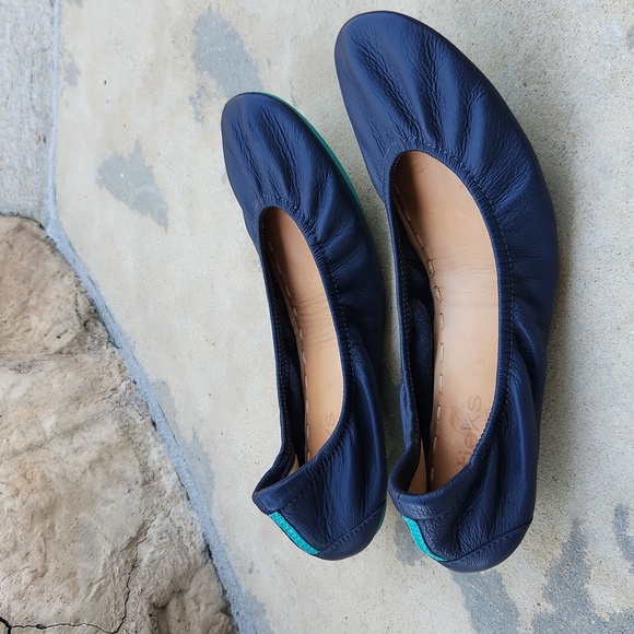 Tieks California Navy Size 8 - Picture 2 of 10